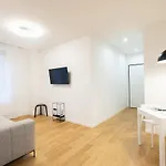 Apartment Just Urban - Design In The Heart Of