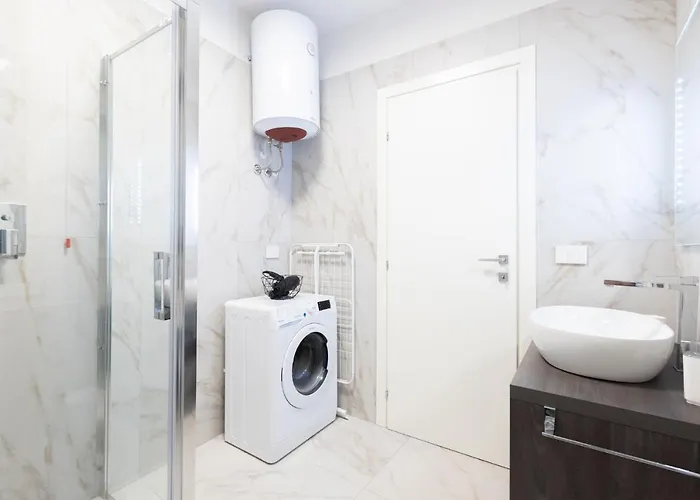 公寓 Just Urban Stays - Design Apartment In The Heart Of Bologna *